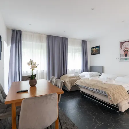 Near Vienna - 60m2 - 6 Guests - Self Check-in - Parking Apartamento