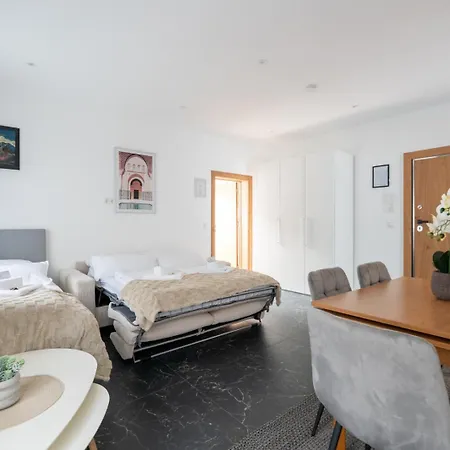 Near Vienna - 60m2 - 6 Guests - Self Check-in - Parking Apartamento *