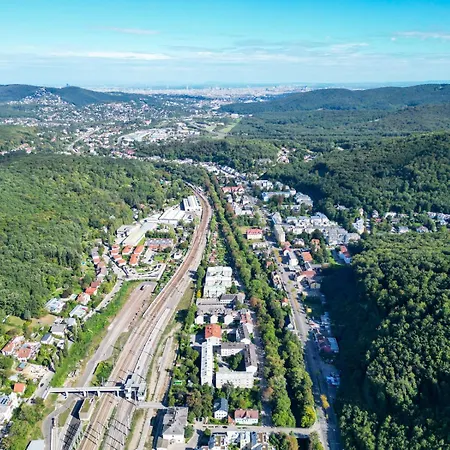 Near Vienna - 60m2 - 6 Guests - Self Check-in - Parking