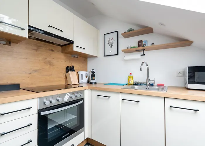 Near Vienna - 60m2 - 6 Guests - Self Check-in - Parking