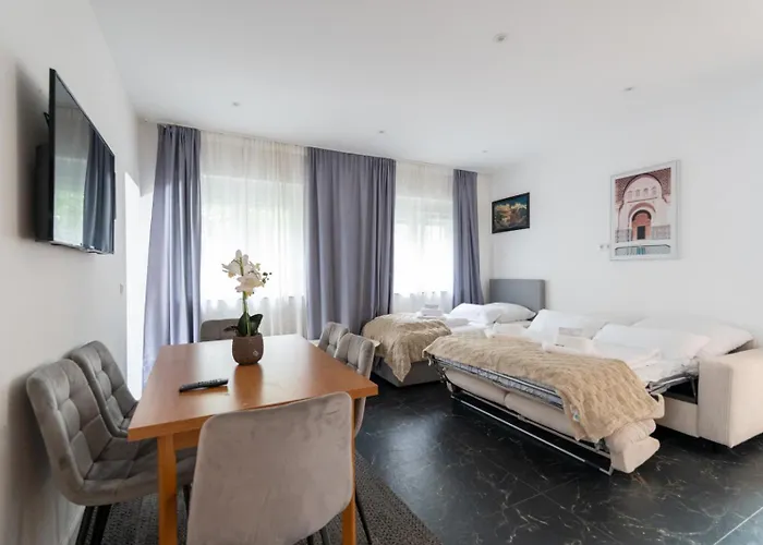 Near Vienna - 60m2 - 6 Guests - Self Check-in - Parking Apartment