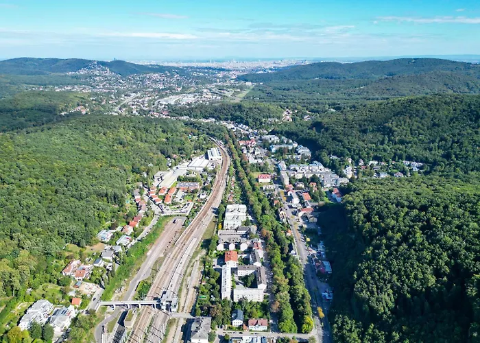 Near Vienna - 60m2 - 6 Guests - Self Check-in - Parking